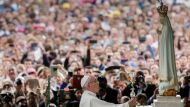 Папа Франциск попросил Богоматери Фатимы посмотреть на мир