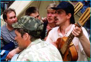 У березні 2002 року пройшов 1 Фестиваль авторської пісні серед школярів Срібні струни, а вже 10 листопада того ж року -   2 Регіональний Фестиваль авторської пісні серед школярів Срібні струни 2002