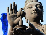 Найпоширенішим культом буддизму в Китаї на сьогоднішній день є культ Будди Амітабхи (в перекладі з санскриту «Амітабхи» означає безмежний світ), який заснував один з основоположників буддійської філософії в Китаї чернець Хуеюань