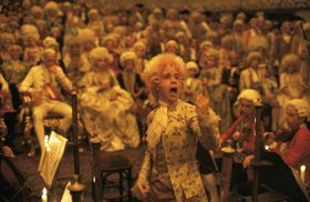 «Амадей», фото: Warner Bros   Величезний успіх фільму «Амадей», який в 1985 році отримав вісім статуеток «Оскар», в тому числі «за сценічне втілення, гармонує з моцартовской музикою», не тільки посилив інтерес до спадщини великого композитора, а й зробив світ класики зрозуміліше і ближче багатьом глядачам