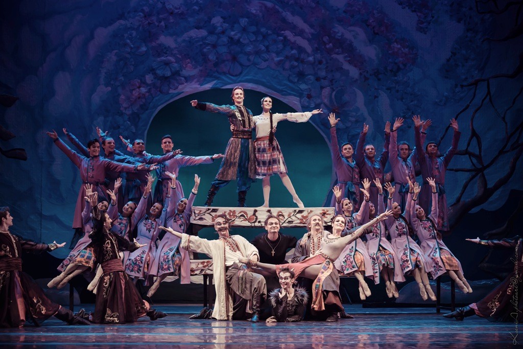 Балет на музику Євгена Станковича, який раніше називався Ніч перед Різдвом, був поставлений в 1993 році балетмейстером-постановником Віктором Литвиновим, який, до речі, в цьому році святкує своє професійне ювілей - 50 років на сцені