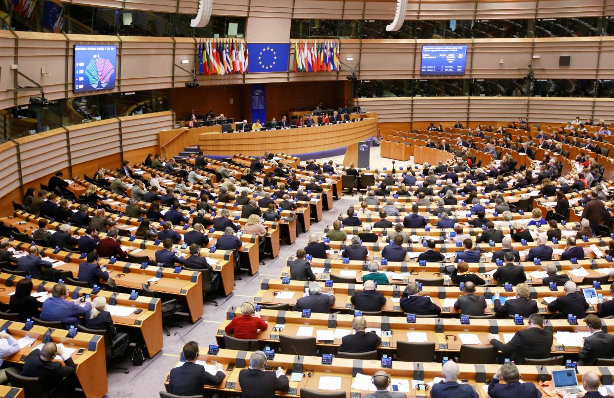 Щоб запустити механізм санкцій проти Угорщини, резолюцію повинні підтримати принаймні дві третини депутатів Європарламенту