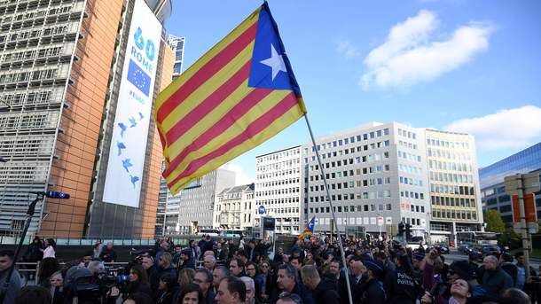 8 листопада 2017, 3:24 Переглядів:   Каталонські націоналісти проведуть загальний страйк, фото AFP