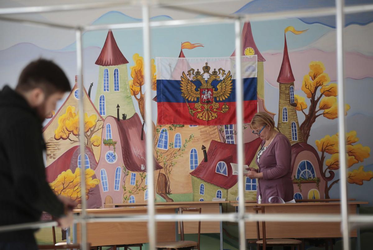 00:01, 18 березня 2018   світ   1864   Дільниці відкрилися на Далекому Сході, останніми почнуть голосувати жителі Калінінградської області, самого західного регіону Росії
