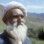 Рада улемів Ісламського центру Таджикистану за дорученням Комітету у справах релігії Таджикистану встановив норми носіння бороди для чоловіків і одягу для жінок
