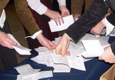 Друга нічна зведення підсумків голосування по Петербургу: дані штабу партії Яблука і міськвиборчкому
