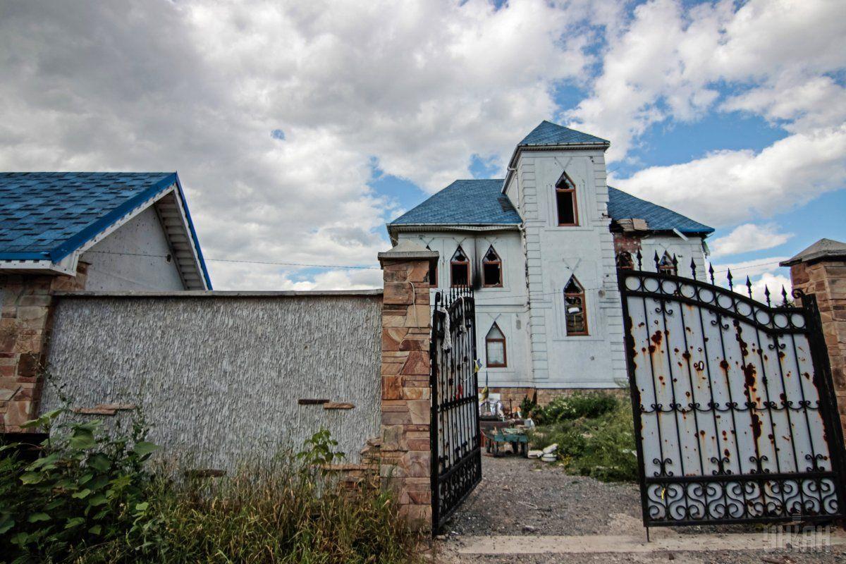 Уже двічі після великих релігійних свят вояки так званої ДНР навідувалися в Піски без зброї - після алкогольного сп'яніння на отходняк