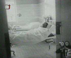 Ян Палах в лікарні, Фото: ЧТ   - Доктор читала йому все телеграми і листи, вона слухала його останні слова