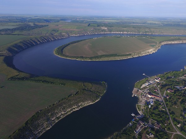 Катер - непогана альтернатива для першого знайомства із середнім Подністров'ям