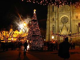 Фото: Христина Макова   Ось тільки стемніє, і на площах запаляться різдвяні ялинки