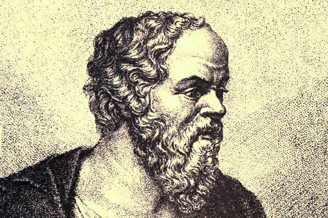Платон же був мирним громадянином Афін, і Сократ з Платоном говорили про етичні норми у суспільстві, причому мова йшла про своїх же співгромадян, близьких людей і про те, чи припустимо здійснювати зло по відношенню до них