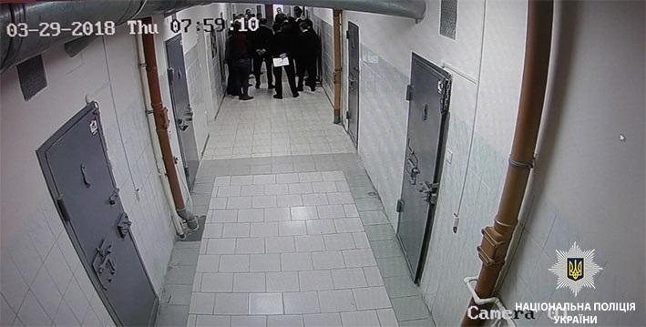 В рамках проекту спеціально навчені інспектори з прав людини будуть опитувати затриманих, буде вестися електронне документування та цілодобове відеоспостереження