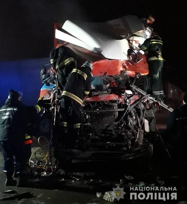 У момент ДТП в кабіні автомобіля було п'ять чоловік - водій і четверо пасажирів