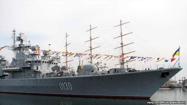 І як оцінити, що нібито відремонтований корабель ріжуть автогеном