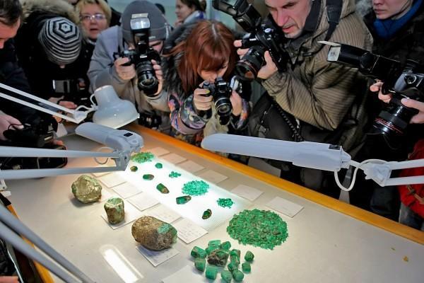 2 грудня 2011 року Калінінградський бурштиновий комбінат в селищі Малишева заробив після 15 років простою
