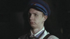 Леха Тенишев, актор Степан Бекетов, - міський інтелігент, колишній студент, відмінний снайпер