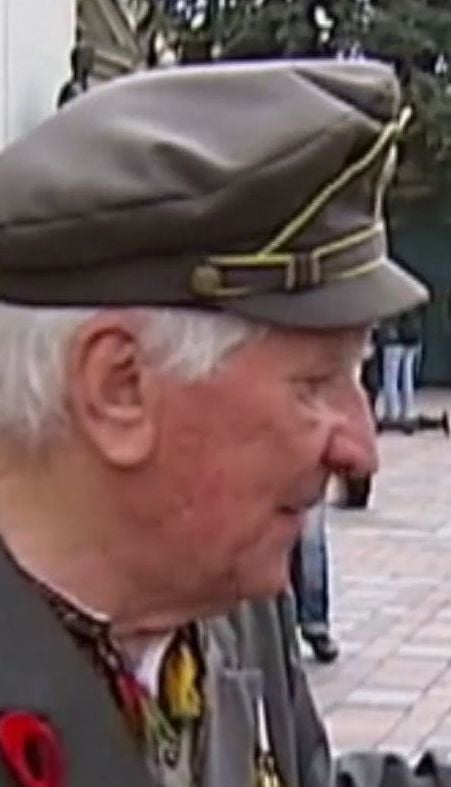 Однак після революції гідності Україна приєдналася до світової практики, коли цивілізовані країни згадують жертв війни 8 травня, адже саме 8 травня гітлерівська Німеччина підписала капітуляцію