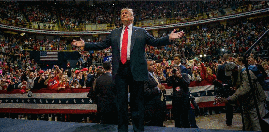 Наприклад, рекордне число жінок (в більшості своїй демократок), які будуть приймати участь в нинішніх виборах, вважається маркером того, що ця частина американського населення підтримує Трампа все менше