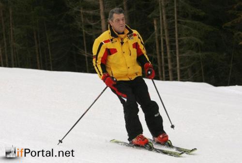 Віктор Ющенко приймав на карпатській «дачі» грузинського друга і колегу Михайла Саакашвілі і французького актора Жерара Депардьє, святкував 55-річчя і щозими приїжджав кататися на лижах