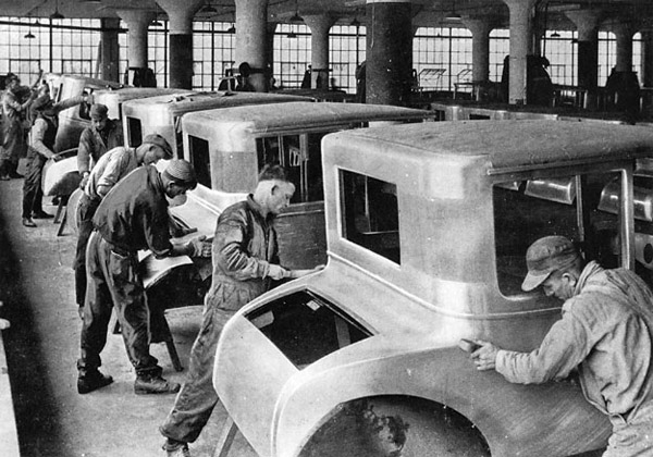 Нарешті, в 1903 році була зареєстрована «Форд Мотор Компані»