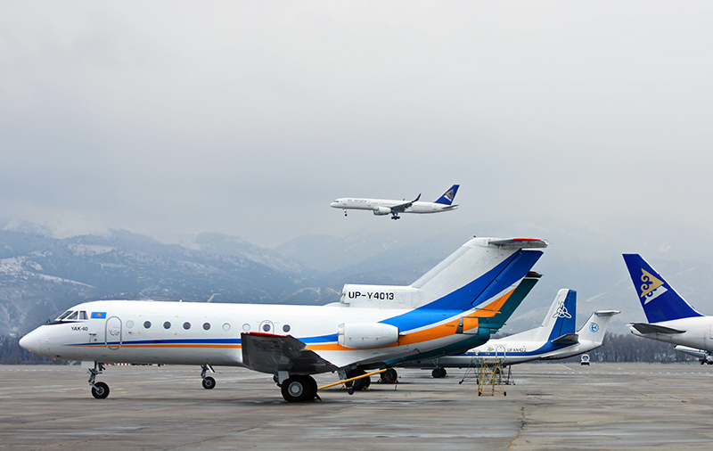 Не претендуючи на академічний стиль, спробую розібратися на рівні стороннього спостерігача, які ж проблеми переслідують нашу авіацію