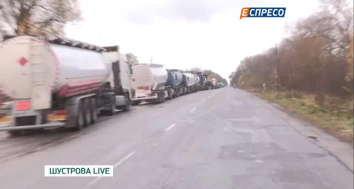 Вартові запевняють, що пальне, яке тут продають, йде з Білорусі