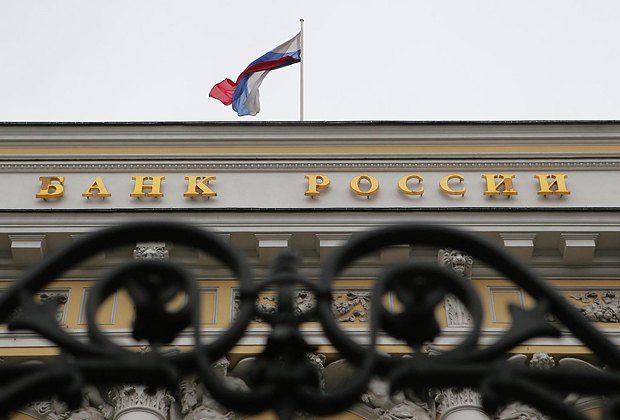 Валютні обмеження Нацбанк, хоча і дуже повільно, але почав послаблювати