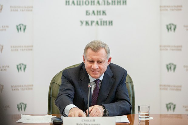 В ідеалі інші органи влади (включаючи податківців, митників, правоохоронців і суди) під час криз також повинні брати на себе відповідальність за економічну стабільність, забезпечуючи якомога більше сприятливе бізнес-середовище, але в разі України цього, на жаль, не відбулося