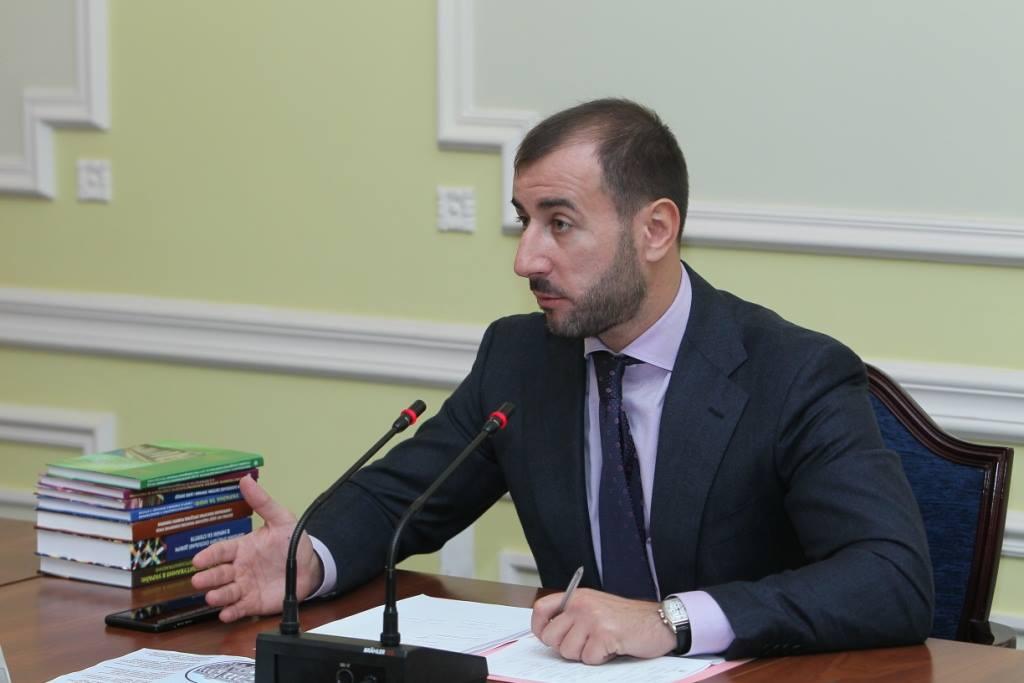 Депутат заявив, що не можна чекати два роки результатів президентських і парламентських виборів, а працювати потрібно вже сьогодні