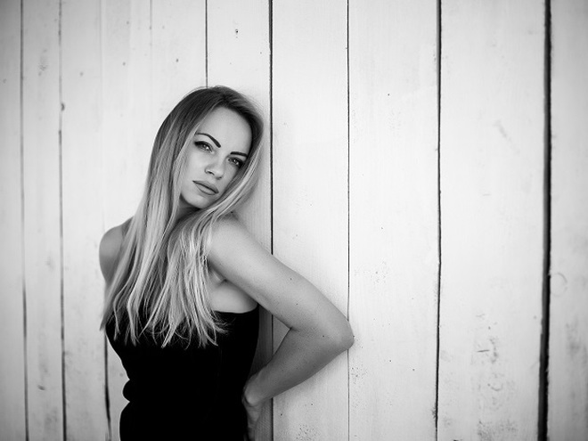 Олена Андрейчикова На вулиці стояла нестерпна спека, місто потопало в пробках, а я поспішала на інтерв'ю до молодої української письменниці Олені Андрейчикова