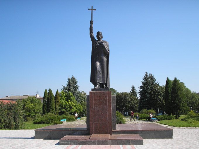 опис:   Пам'ятник Володимиру Великому - найстаріший скульптурний пам'ятник Києва, споруджений у 1853 році