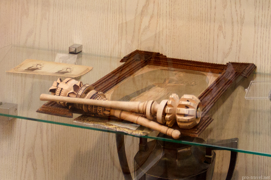 Молінілло - інструмент для збивання піни в гарячому шоколаді