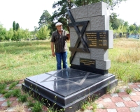 До Річиці з Мінська можна їхати на рейсовому автобусі (8 годин), маршрутному таксі (3,5 години) або поїзді (6 годин)