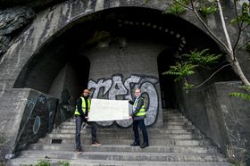 Мартін Крсек і Вацлав Гоуфек, фото: ЧТК   Звідси велося альтернативне радіомовлення в разі повітряного нападу з боку держав-союзників, тут же знаходився нацистський штаб кризового управління залізницею