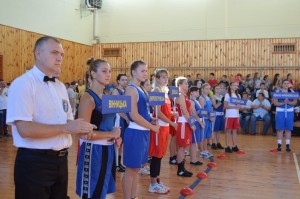 Відзначимо, що проходить чемпіонат України з боксу серед жінок у спортивному залі Комплексної дитячо-юнацької спортивної школи імені Євгена Кондратовича