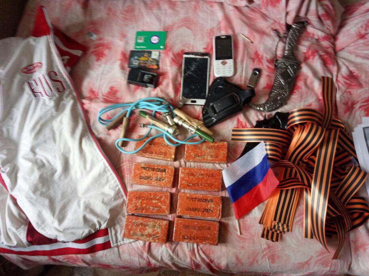 Співробітники прокуратури Автономної Республіки Крим та СБУ провели в Чернігові шість обшуків вдома у осіб, підозрюваних в організації антидержавних акцій в Україні