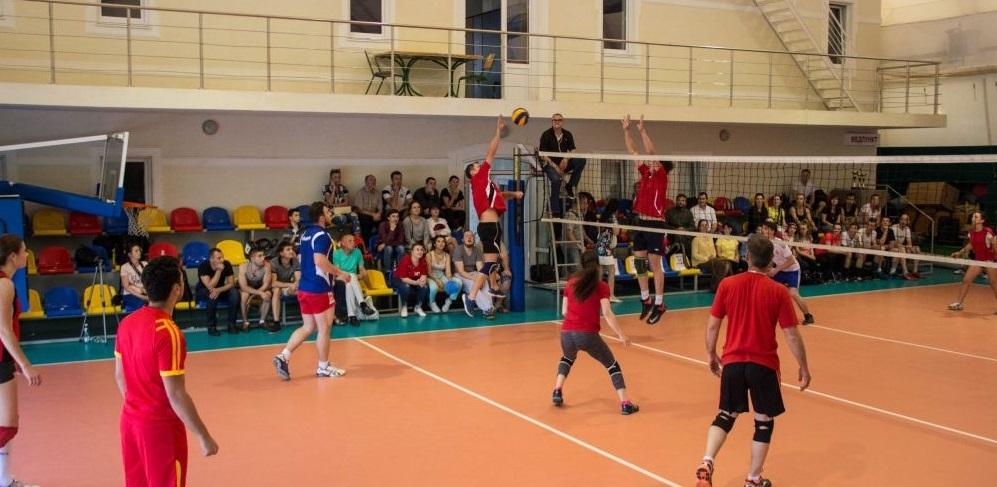 У змаганні взяли участь команди 14 одеських храмів, монастирів і духовної семінарії, повідомляє   прес-служба Одеської єпархії УПЦ