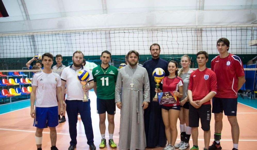 Всі учасники змагань отримали грамоти та м'ячі, а переможцям дісталися пам'ятні кубки