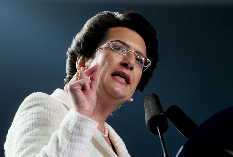 Також за дружбу з Росією виступає одна з проводирка Революції троянд, екс-спікер Ніно Бурджанадзе, яка очолює партію Демократичний рух