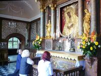 Одне з найбільш відомих творів живопису епохи Ренесансу в Литві - чудотворна ікона Пресвятої Діви Марії в каплиці Остробрамської воріт