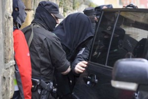 Публіка у Франції вірменська газета «Нор Араджі» повідомляє, що в газеті «Ніс Матен» 22-го жовтня була стаття під згаданим вище заголовком про початок в цей день важливому судовому процесі, який триватиме до 2-го листопада
