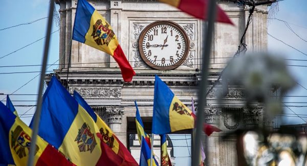 Все більше молдавських сіл приймають декларації про приєднання до Румунії