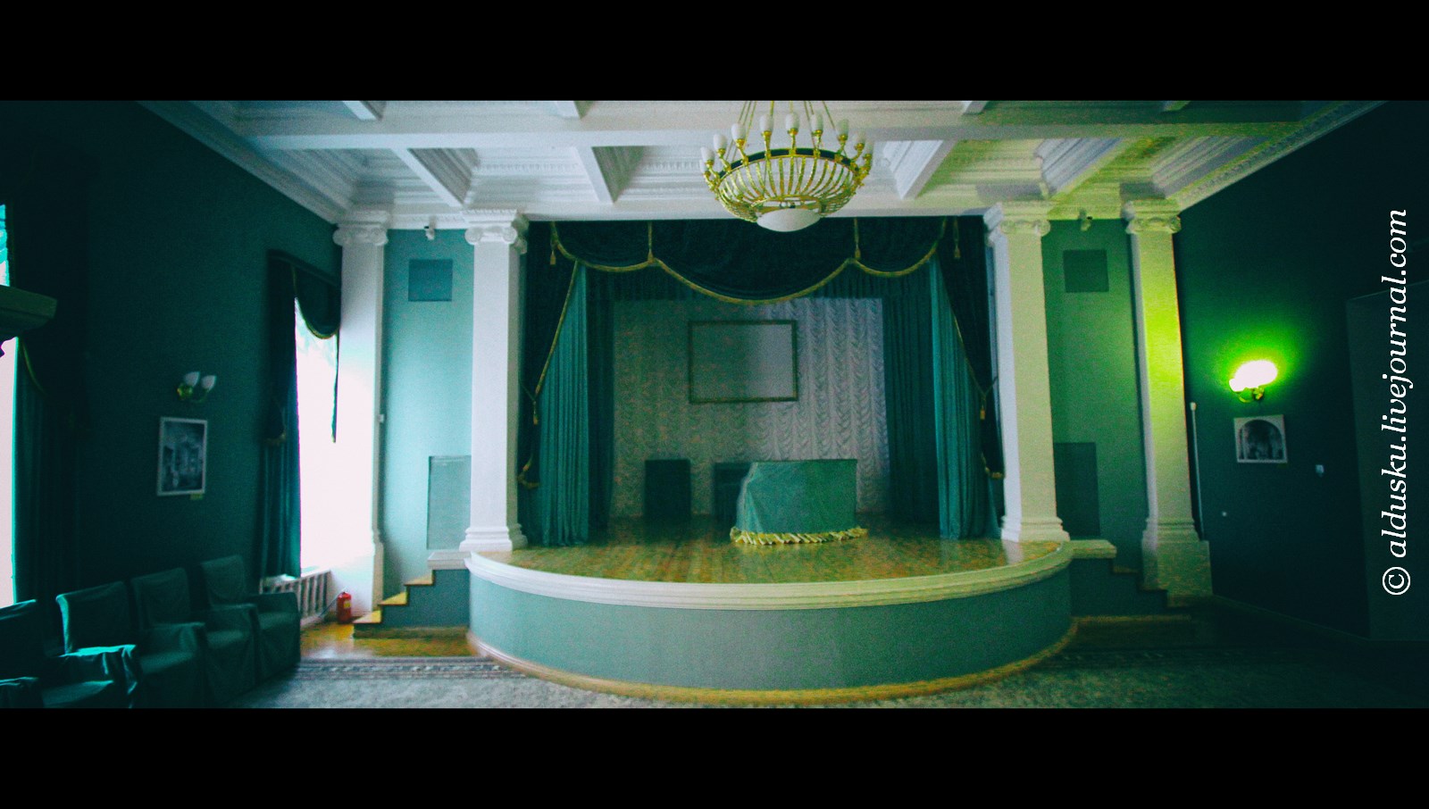 Біла вітальня