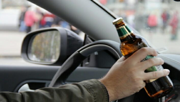 У Росії, як і в усіх інших країнах світу, водіїв суворо карають за керування транспортними засобами в стані алкогольного сп'яніння