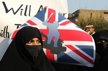 30 листопада 2011, 11:54 Переглядів:   Великобританія пригрозила Ірану серйозними наслідками за напад на посольство