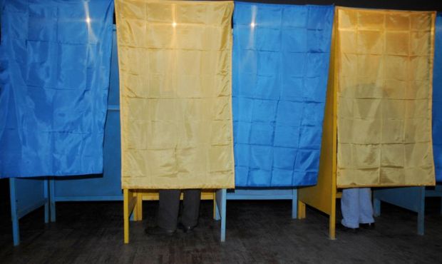ЦВК змінила межі виборчих дільниць, утворених при посольствах України в Грузії, Казахстані та Фінляндії, розширивши регіонами РФ, які були закріплені за ліквідованими ділянками