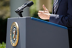 Барак Обама поставив підпис під законом про підвищення ліміту держборгу США, який до цього успішно пройшов Конгрес