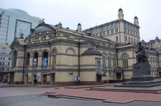 У 1983-1988 роках Київський оперний театр був реконструйований