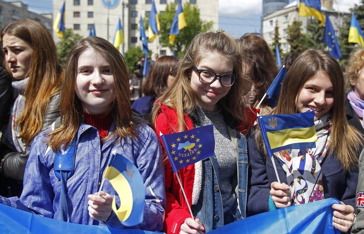 Майже 52% опитаних українців вважають за необхідне вступ України в Євросоюз