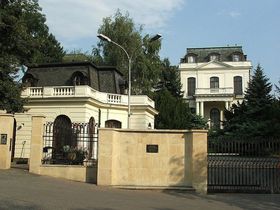 Посольство РФ (раніше СРСР) в ЧР, CC BY 2